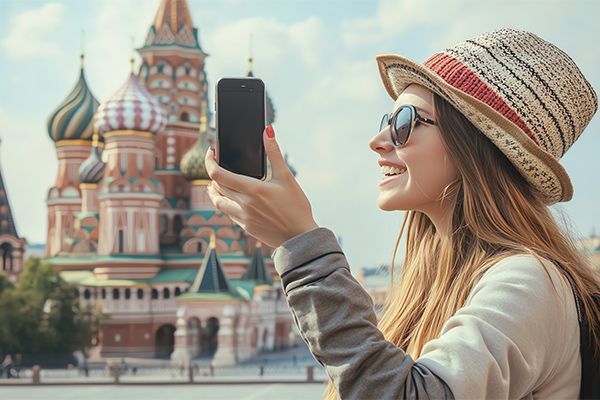 Когда появились iPhone в России: официальные продажи